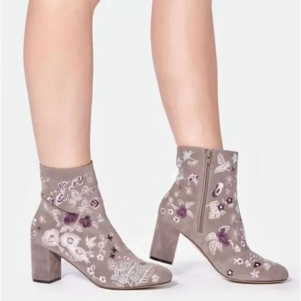 Womens JustFab Saige Boots Gray Suede Floral Embroidered Almond Booties - Sz 6.5